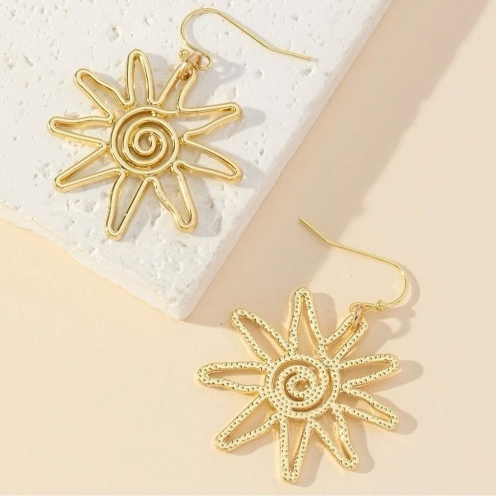 SUN DROP EARRINGS IN GOLD TONE - LAST PAIR!